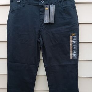 LEE Women's Relaxed Fit  Straight Leg  Mid Rise Black Pants - 12 Short